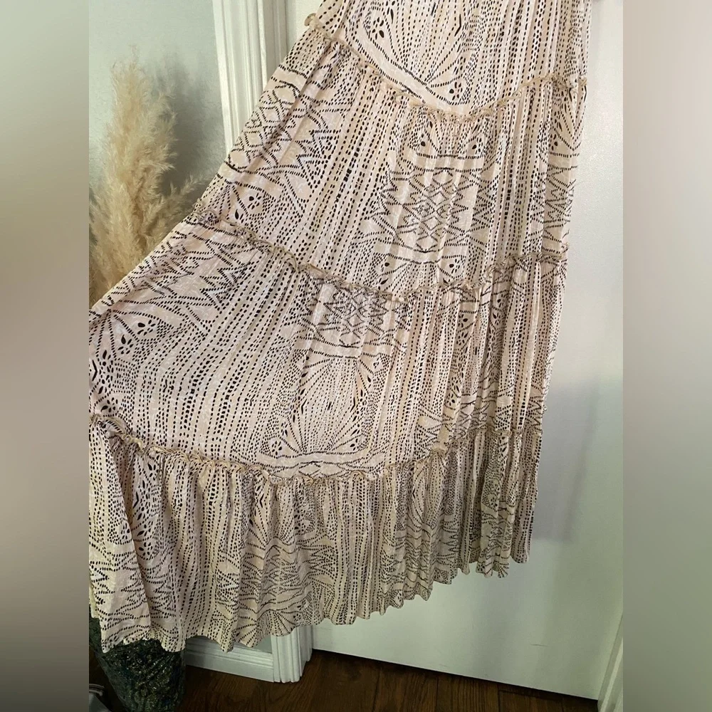 Woman’s dress - Picture 7 of 7